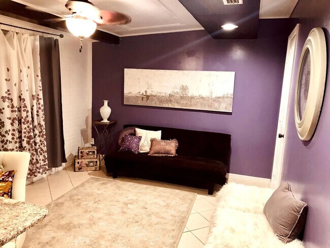 Building Photo - 251 Dana Way