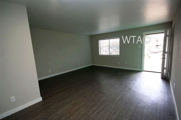 Building Photo - 2101 Elmont Dr