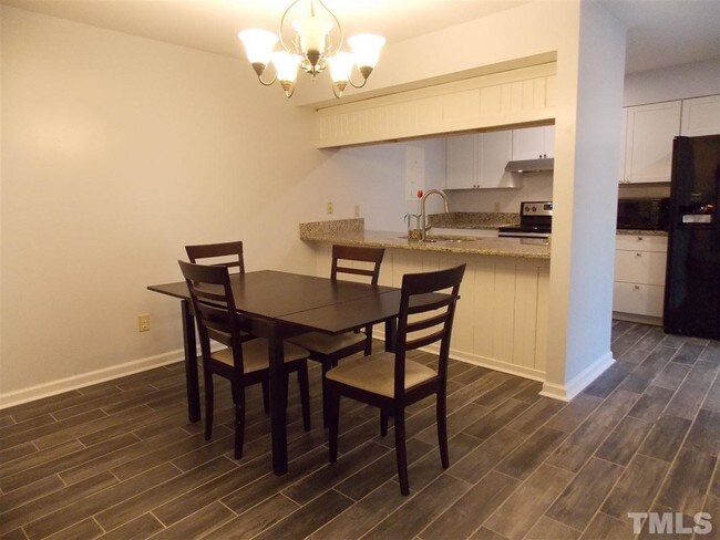 Building Photo - 100 Finley Forest Dr