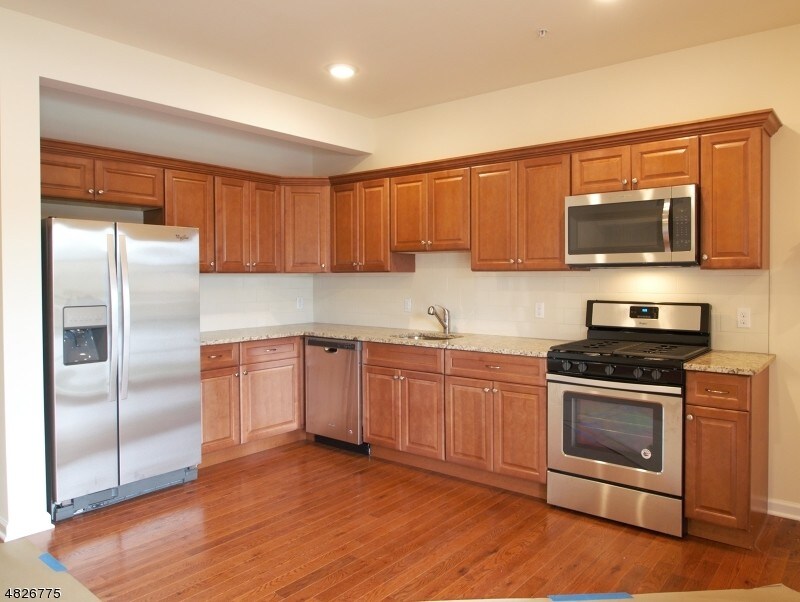 Foto principal - 64 Belmont Ave