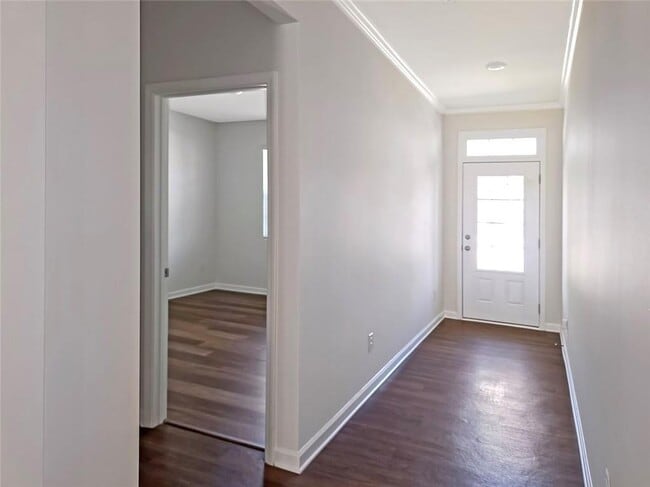 Foto del edificio - 6869 Lake Overlook Ln