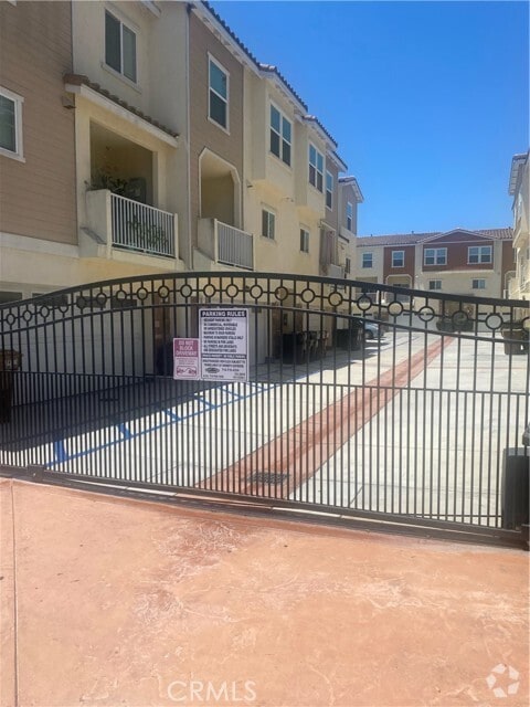Building Photo - 121 S Dale Ave