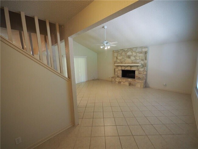 Building Photo - 6605 Danwood Dr