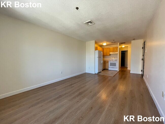 Building Photo - 1126 Boylston St
