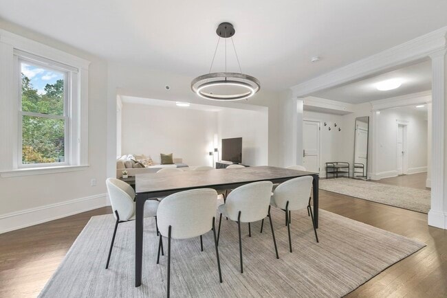 Building Photo - 66 Marshal St