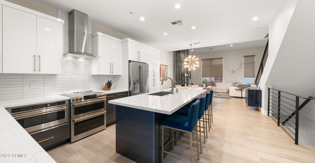 Foto del edificio - 16510 N 92nd St