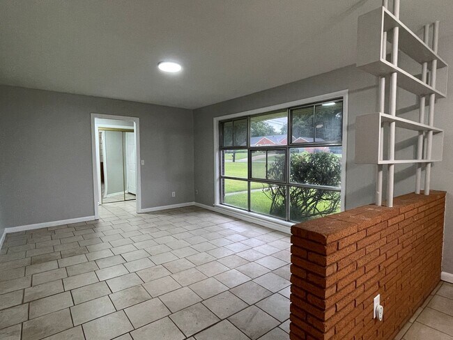 Foto del edificio - NICE HOME IN NORTH HIGHLANDS SUBDIVISION