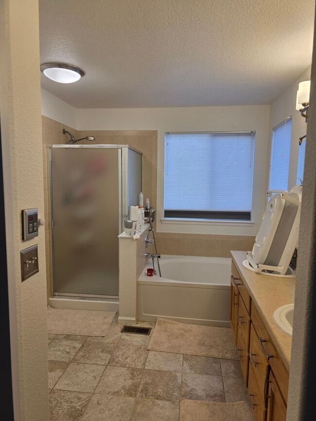 Photo - 128 N Prairie Falcon Pkwy House