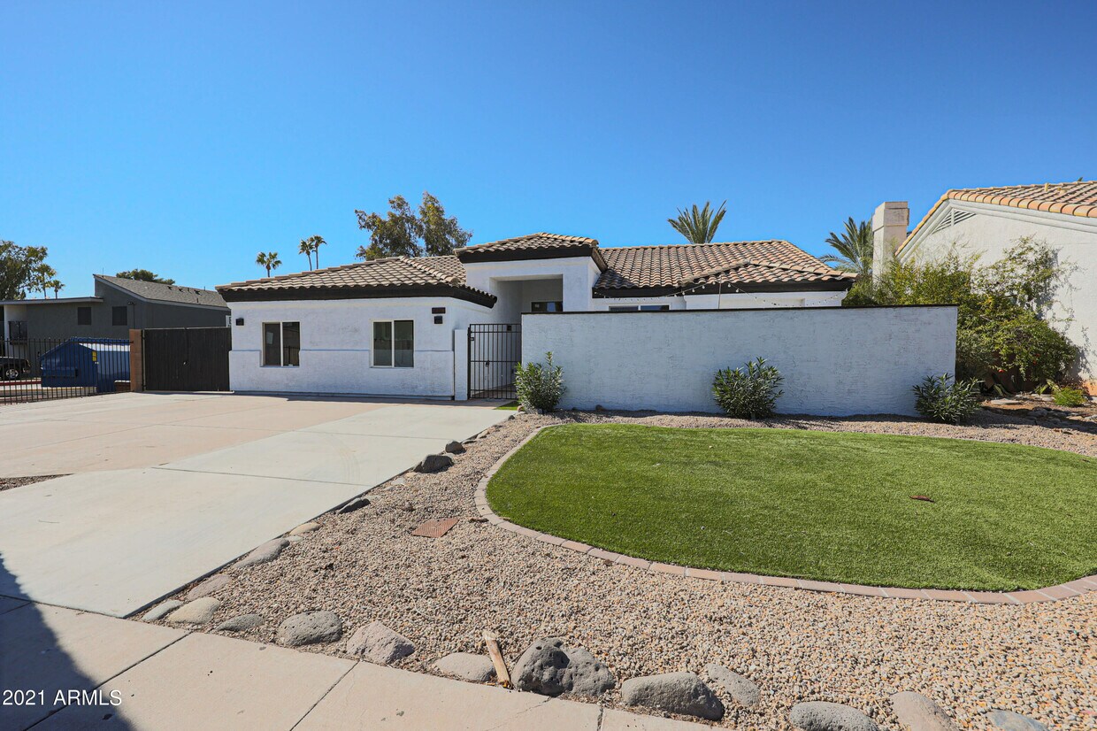 Primary Photo - 3438 N 30th St
