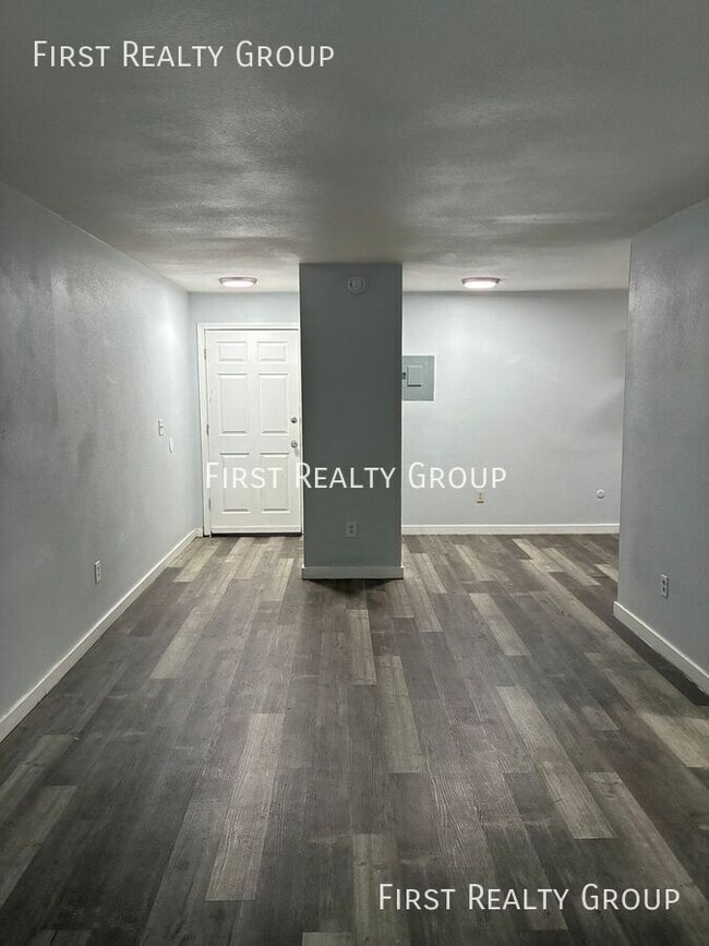 Foto del edificio - 5620 N Main St