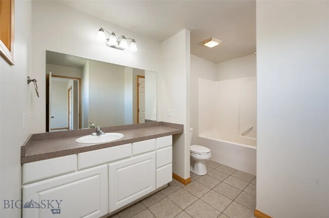 Foto del edificio - 2938 Warbler Way