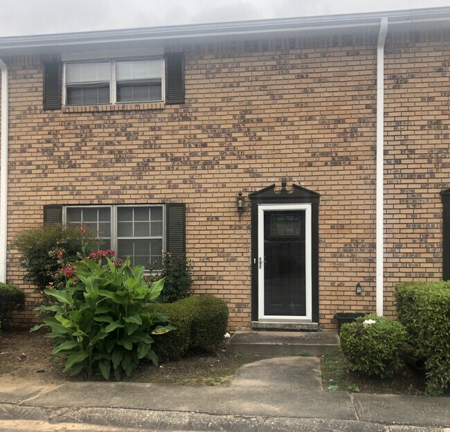 Union City Shannon Villas Townhouse for Rent in Union City, GA