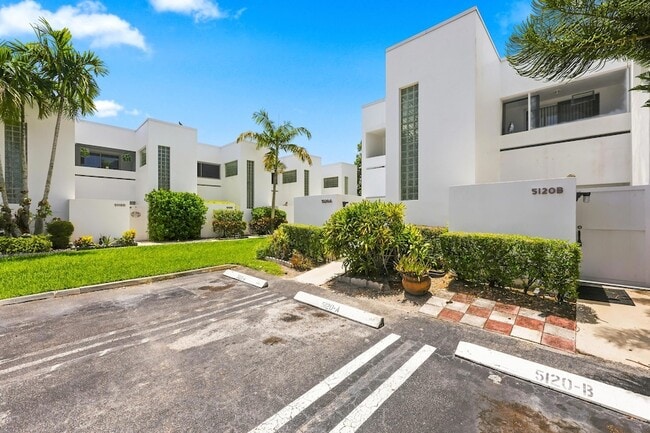 Photo - 5120 Elmhurst Road Unit A Townhome