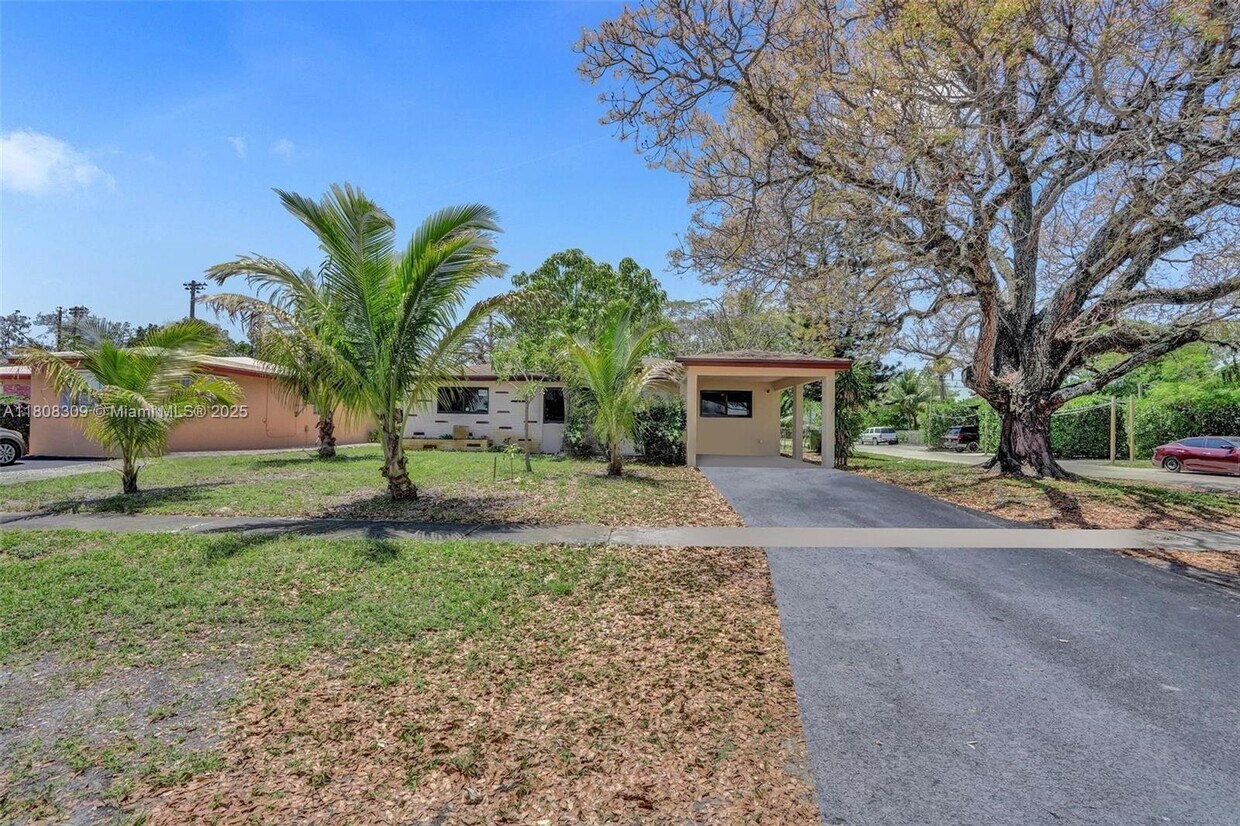 Foto principal - 2890 SW 9th St