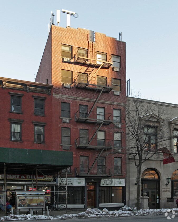 Primary Photo - 746 10th Ave