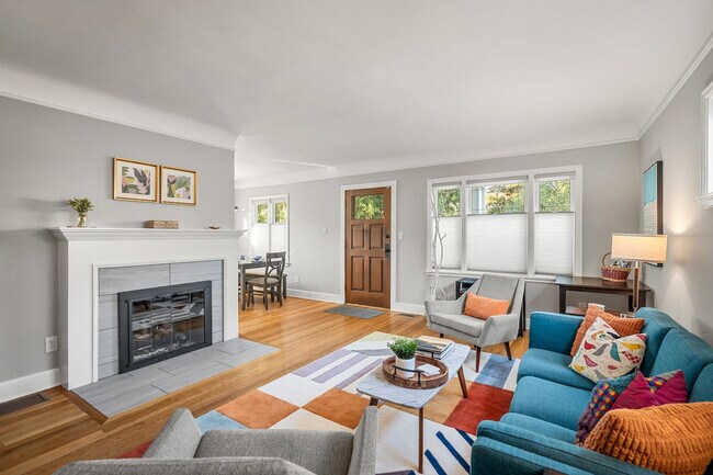 Foto del edificio - 5919 Kirkwood Pl N