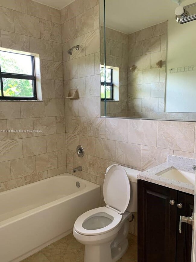 Foto del edificio - 5496 NW 4th St