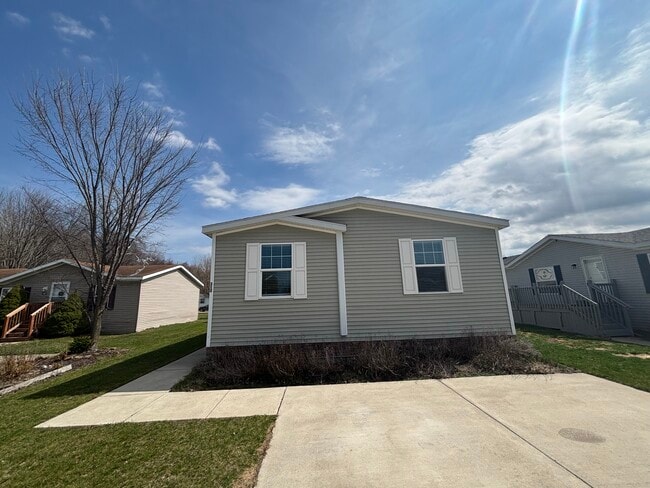 Photo - 312 Scarlet Oak Ln House