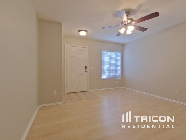 Foto del edificio - 20 N 220th Ln