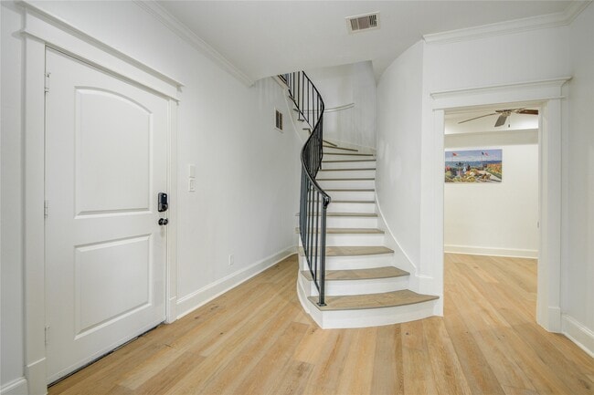 Building Photo - 5002 Eigel St