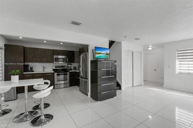 Foto del edificio - 2 br, 2.5 bath House - 15555 SW 110th Ter