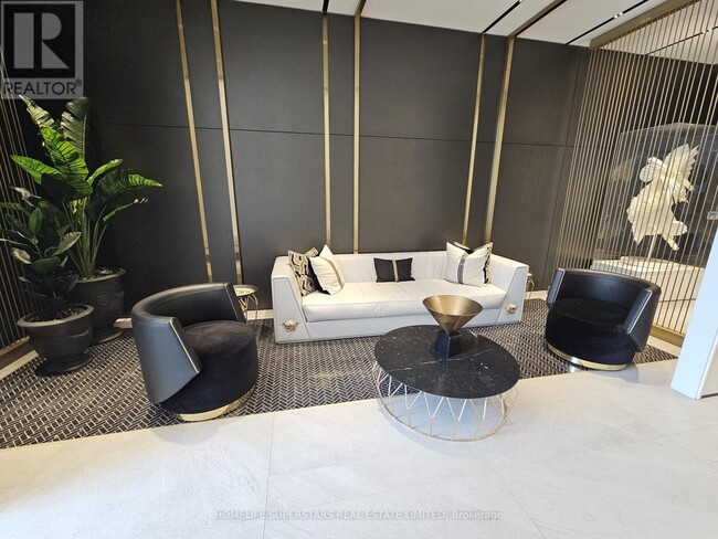 Building Photo - 319 Jarvis St