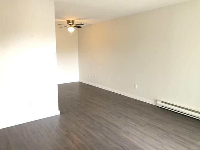 Building Photo - 1050 Braidwood Rd