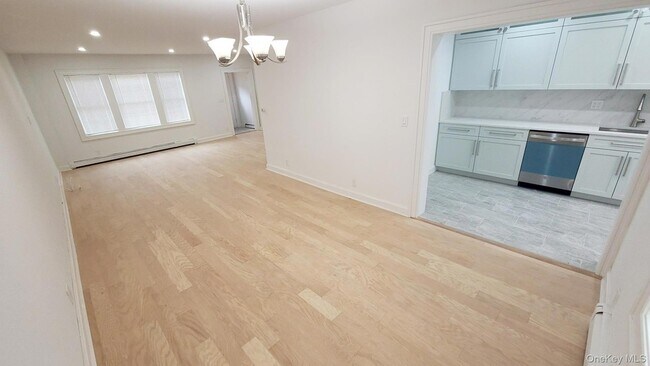 Foto del edificio - 85-40 68th Ave