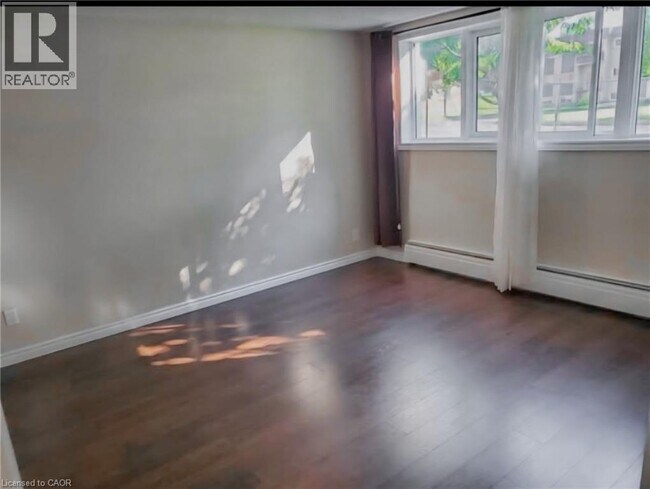 Building Photo - 26 Woodfern Ct