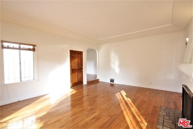 Building Photo - 820 S Holt Ave