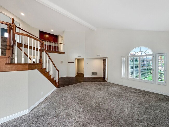 Foto del edificio - Elegant Poway Home with High Ceilings, Poo...