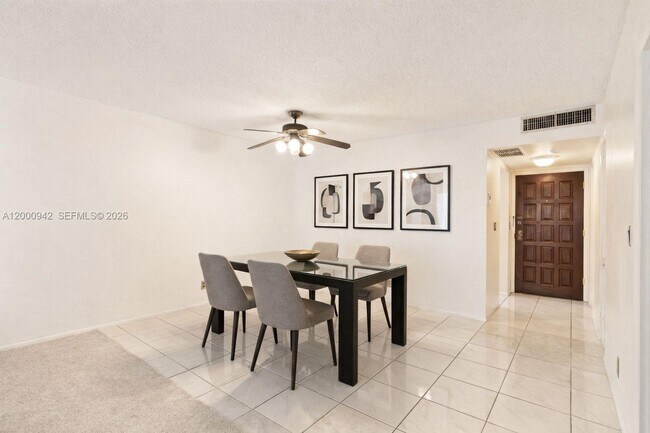 Foto del edificio - 3800 N Hills Dr