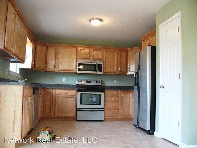 Building Photo - 3 br, 2.5 bath House - 220 Blueridge Way
