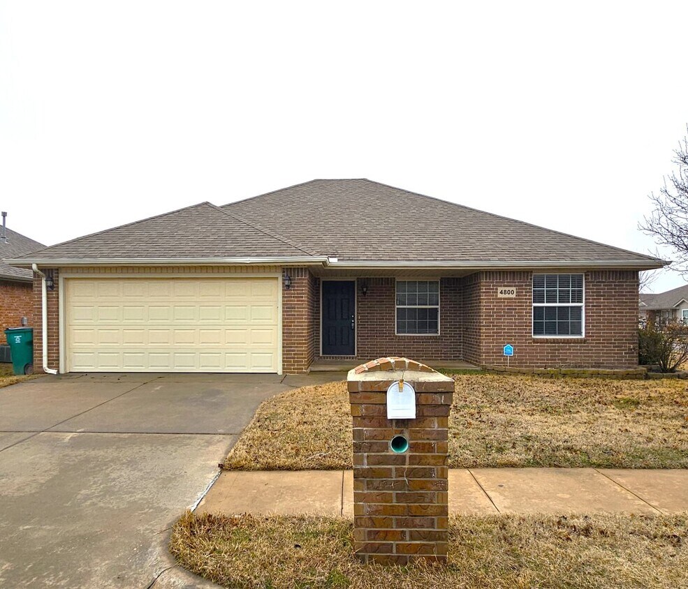 Foto principal - 4800 SE 78th St
