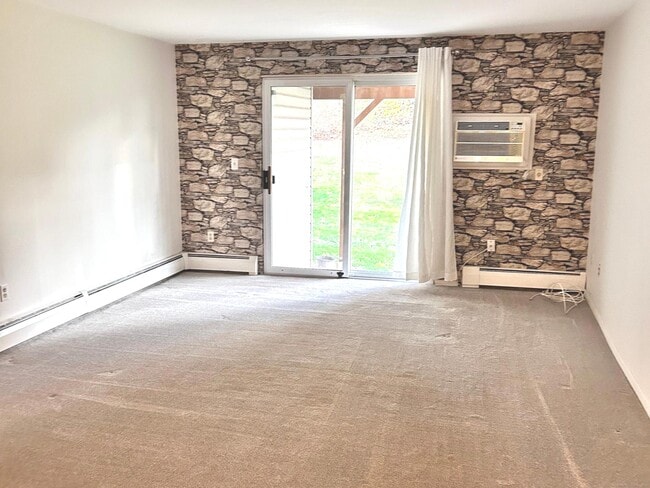 Foto del edificio - 4 Carillon Dr