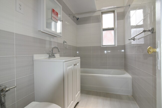 Building Photo - 16 94th St