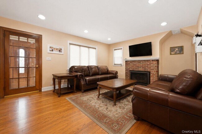 Foto del edificio - 442 Langley Ave