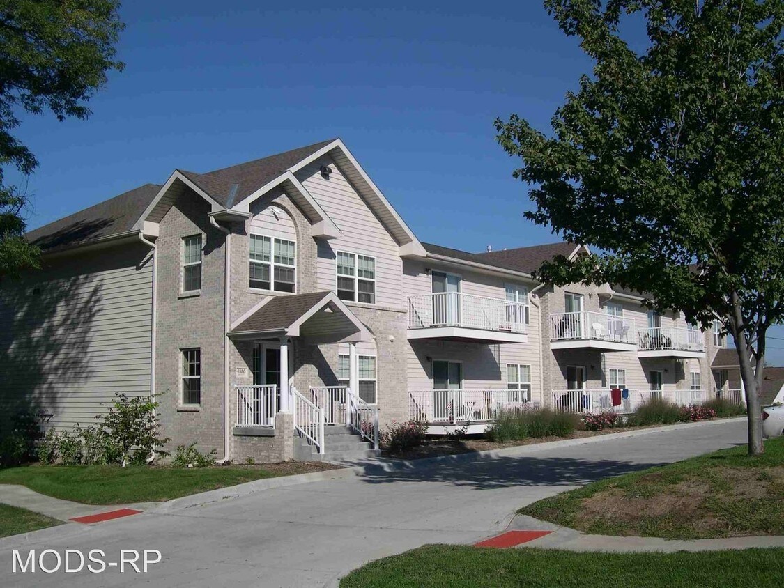 Foto principal - 4880 S 131st St