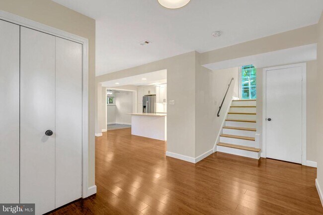 Foto del edificio - 6805 Reynard Dr
