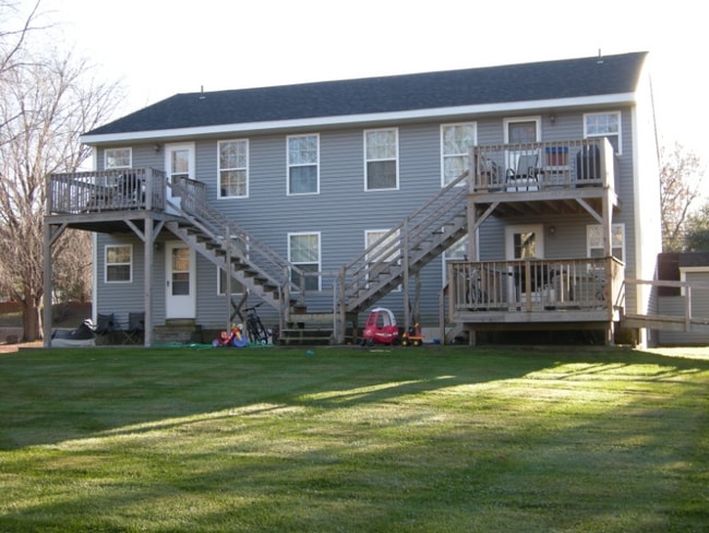 Building Photo - 521 Bay Rd