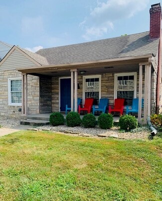 Building Photo - 619 W 44th St