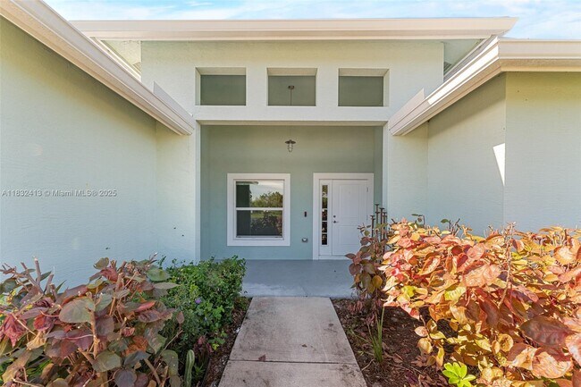 Building Photo - 4610 SW Masefield St