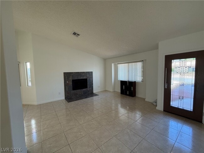 Building Photo - 488 Chelsea Dr