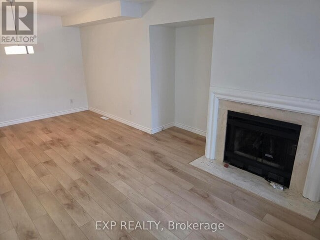 Building Photo - 1296 Valerie Crescent