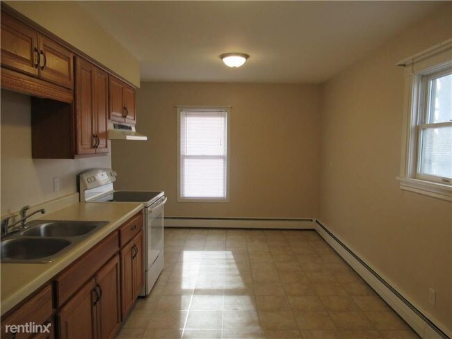 Foto del edificio - 5072 Clinton Street Rd