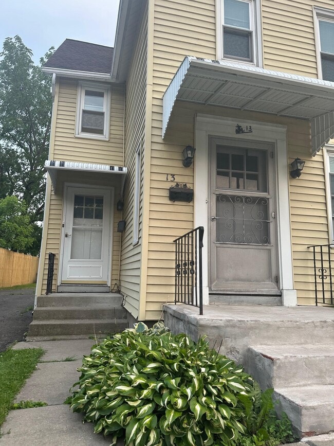 Building Photo - 13 Aldrich Ave