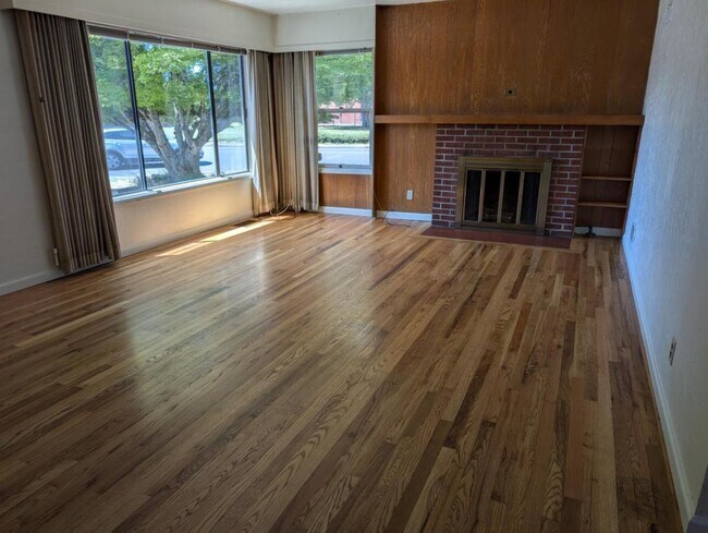 Foto del edificio - 2055 NW Beca Ave