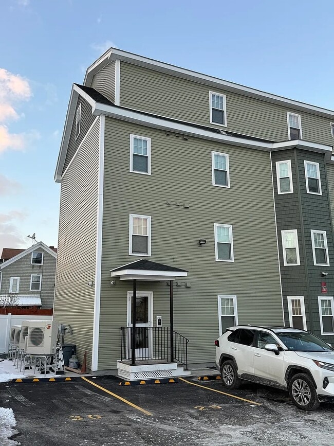 Back - 36 Blackstone River Rd