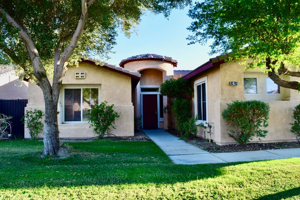 Primary Photo - 83793 Pacifica Sur