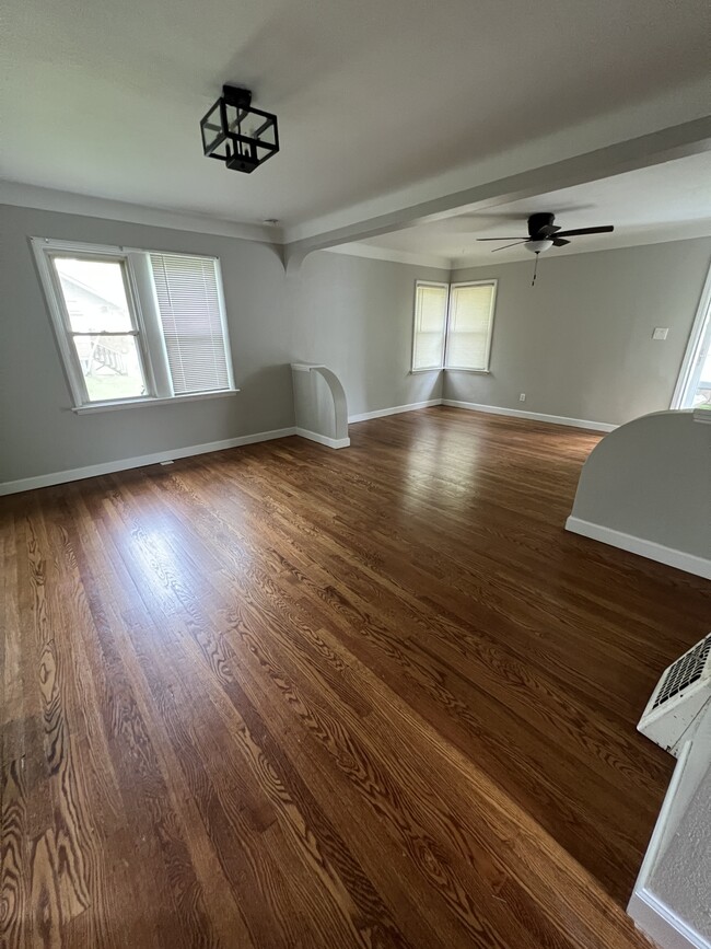 sala de estar/comedor - 6435 Myron Ave